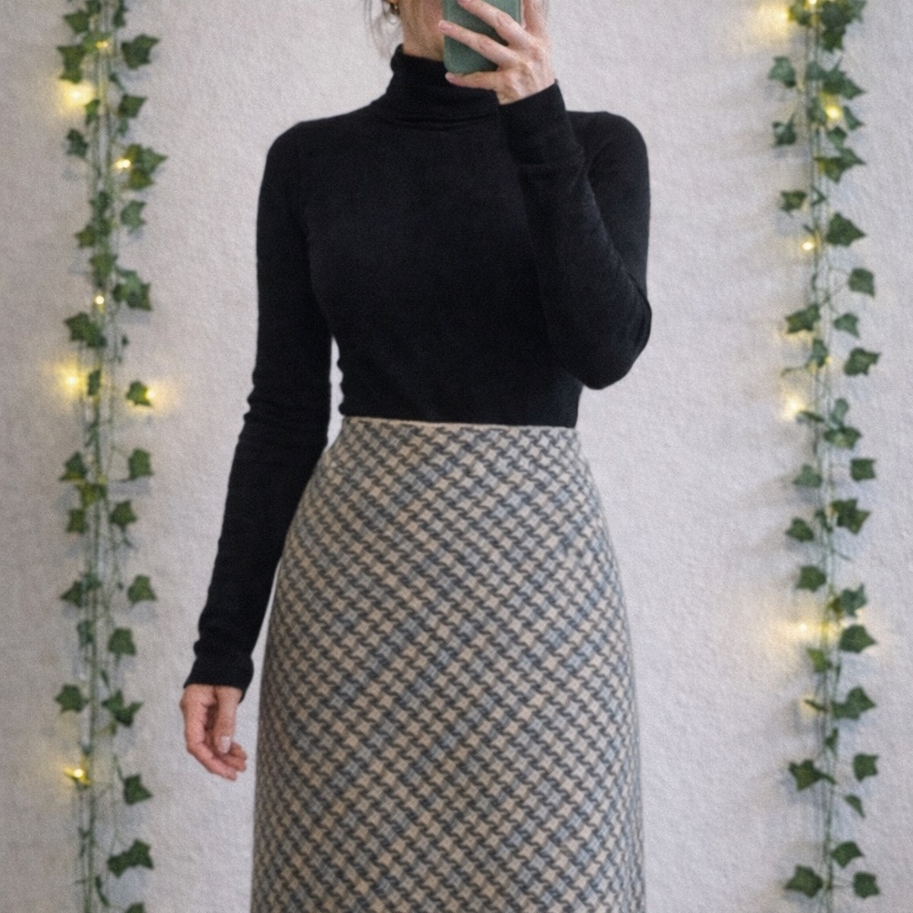 Ann Taylor Plaid Pencil Skirt - Picture 3 of 10
